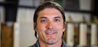 Daniel Henninger's Instagram, Twitter & Facebook