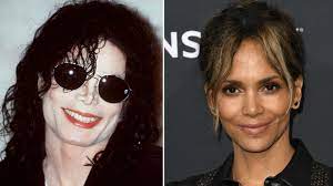 Frau michael jackson poster michael jackson lächeln michael jackson wallpaper pokemon michael jackson bilder drittes kind tochter tanzen promis musik kleidung frau michael jackson. Schwarmerei Michael Jackson Wollte Date Mit Halle Berry Promiflash De