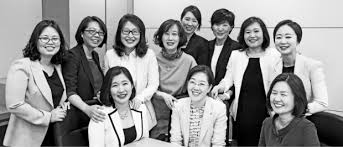 천모성은 미소년 만화가 백유현을 도와주는 댓가로 은밀한 제안을 하고. Lawbiz ê¸ˆìœµ ì „ë¬¸ê°€ë¶€í„° íŠ¹ìˆ˜í†µê¹Œì§€ ìŠ¤íŽ™ ë¬´ìž¥ ì—¬ê±¸ ì´ì§'í•© í•œê²½ë‹·ì»´