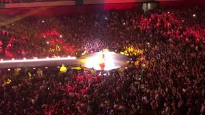 Primeira noite da altice arena. Shakira Hips Don T Lie Live Lisbon Altice Arena Youtube
