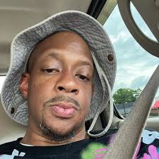 Alphonzo Walton's Instagram, Twitter & Facebook