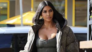 Kim kardashian kept a long bob cut when she attended the grammy awards in 2015. Kim Kardashian S Bob Haircut Pics Of Short New Hairdo Hollywood Life