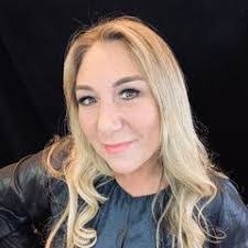 Laura Latini's Instagram, Twitter & Facebook