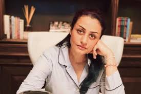 Последние твиты от namrata shirodkar (@namrata_fc). Actor Namrata Shirodkar Flooded With Questions On Drug Use The Federal