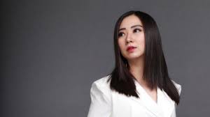 First used by william shakespeare in merchant of venice in the early 17th century, probably from hebrew יִסְכָּה‎ (yiskah, iscah in genesis 11:29, jescha in the wycliffe version), a proper name meaning one who looks forth (but apparently not used as an ordinary word with that meaning). Namanya Masuk Forbes 30 Under 30 Indonesia 2021 Jessica Lin Bersyukur Tribunnews Com Mobile