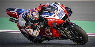 Doha, nontonmotogp — pembalap pendatang baru asal spanyol, jorge martin berhasil menyabet posisi pole di sesi kualifikasi motogp doha, sabtu (3/4/2021). Hasil Kualifikasi Motogp Doha Masih Rookie Jorge Martin Rebut Pole Motogp Bola Net