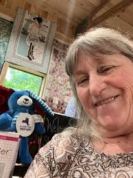 Couldn't resist this little guy! He's one where his wing sits over the  page, and his head sticks out of the top. <3