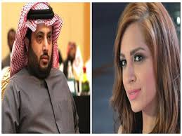 انتهى أمر «آمال ماهر» بسحب البلاغ، ودخل الموفد السعودي، الذي يقضي دوامه في القاهرة، في مشاكل كثيرة، وإذا فجأة يكتب تغريدتين على طريقة الكلمات المتقاطعة غير المفهومة، وعلى وزن عبارة الغزل العفيف للمعلمين في المدبح: Ø§Ø¹ØªØ¯Ø§Ø¡ ØªØ±ÙƒÙŠ Ø¢Ù„ Ø§Ù„Ø´ÙŠØ® Ø¹Ù„Ù‰ Ø§Ù…Ø§Ù„ Ù…Ø§Ù‡Ø± Ø¨Ø­Ø³Ø¨ Ù…ÙˆÙ‚Ø¹ Ø§Ø®Ø¨Ø§Ø±ÙŠ Wattan News Agency