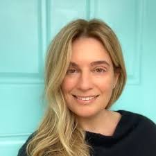 Kristen Chambers's Instagram, Twitter & Facebook