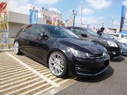 vw ゴルフ homura ホムラ レイズ 2 7 19インチ 8 0j スパークプレーティッドシルバー 装着ギャラリー カーポートマルゼン アルミホイールとタイヤの専門店 アルミホイール 装着 マルゼン