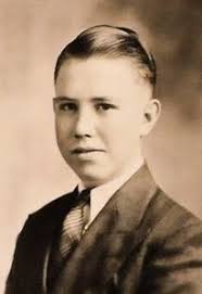 Valparaiso community club president presents county citizen award