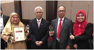 Untuk permohonan baharu atau untuk kemaskini br1m 2017 ini, caranya masih sama dengan br1m sebelum ini dan kami telah memberi tutorial cara mudah untuk kemaskini br1m 2017 di dalam artikel ini. Kolej Poly Tech Mara Official Website
