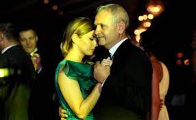 .irina tănase, iubita de 25 de ani a președintelui psd, liviu dragnea, a fost la congres, așezată în primul rând cu ce se ocupă, cea pe care liviu dragnea dorește să o transforme în prima doamnă? Irina TÄƒnase Iubita Lui Liviu Dragnea DupÄƒ Eliberarea Acestuia In Ultimele 9 Luni A Stat Intr O CamerÄƒ De 12 13 Metri Neputand SÄƒ FacÄƒ MiÈ™care I Au Fost Afectate PoziÈ›iile ZiariÈ™tii