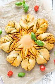 Pesto Blume Das Perfekte Party Brot Backen Macht Glucklich Rezept Rezepte Partybrot Fertiger Pizzateig
