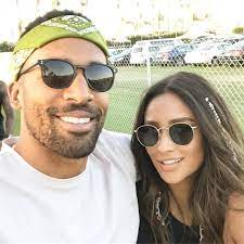 Who Is Shay Mitchell S Baby Daddy Plus A Look At Her Pregnancy Announcement