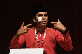 Ahli parlimen muar, syed saddiq syed abdul rahman menegaskan bahawa wang tunai rm250,000 yang hilang di kediamannya di petaling jaya, kelmarin, bukan wang parti pribumi bersatu malaysia (ppbm). Syed Saddiq Kecewa Dituduh Berlakon Sakit Semasa Cari Infonet