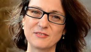 Clara Sanz, 'la influencer de las flores' desde la España Vaciada