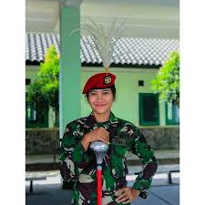 Dua dekade lalu pernah terjadi insiden penembakan prajurit kopassus terhadap para rekannya dan warga sipil di papua, menewaskan 16 orang. 11 Ide Yang Saya Simpan Tentara Militer Prajurit Wanita