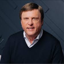 Vickie Midgett's Instagram, Twitter & Facebook