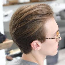 You can wear medium length hairstyles in a number of shapes and styles including straight, wavy sweet and simple is the main idea for this style. Medium Tapered Haircut Female Bpatello
