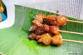 Siraman kuah sate padang yang kental dan memiliki rasa dan aroma rempah yang khas menjadikan jenis sate ini termasuk dalam ragam sate yang sangat populer. Sate Kere Bu Suwarni Jajanan Nikmat Di Pinggiran Pasar Beringharjo Miss Riana