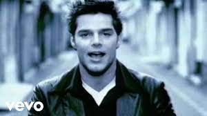 Haz clic aquí para escuchar a ricky martin en spotify: Ricky Martin Maria Video Spanglish Remastered Youtube