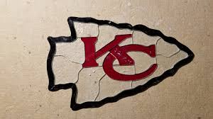 The team colors are red, gold, and white. Original Stained Glass Leaded Mosaic Round Panel In Kc Chiefs Colors Art Collectibles Glass Art Efp Osteology Org