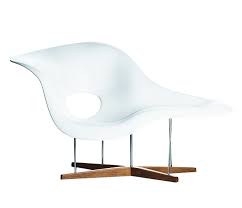 La chaise longue la defense. La Chaise Eames Office