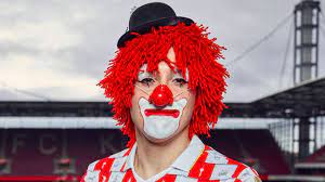 Zwölf jahre lang war er wappentier des 1. Bundesliga Club Cologne Get In Carnival Spirit By Clowning Around With New Kit Launch