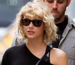 35 Popular Short Curly Hair Taylor Swift Short Hair Taylor Swift Curly Hair Curly Hair Styles