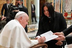 People in chronic pain need someone to listen, acknowledge them, pope says 