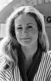 Hill Place: Emotions & Images: An Interview with actress & artist Belinda  Montgomery