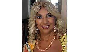 All'ombra dei girasoli: esce la raccolta poetica della scrittrice  cattolichina Daniela D'Elia