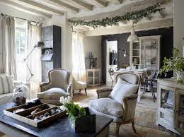 La lumière apportée par petites touches plutôt que par un éclairage cru permet de mettre en valeur certaines. Comment Creer Une Ambiance Deco Industrielle Et Cosy