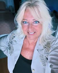 Mandy Carr (@vbjewelsmc) • Instagram photos and videos