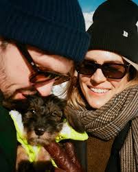 Kent Cobb's Instagram, Twitter & Facebook