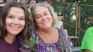 Sara Knotts's Instagram, Twitter & Facebook