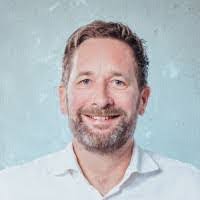 Robert Kyer's Instagram, Twitter & Facebook