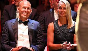 2,329,248 likes · 354,470 talking about this. Arjen Robben Spricht Erstmals Nach Karrierende Ich Habe Einen Ganz Netten Anruf Von Brazzo Bekommen