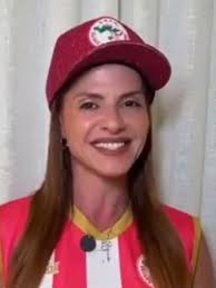 Karen Lopes Na Coroação De Virginia Fonseca