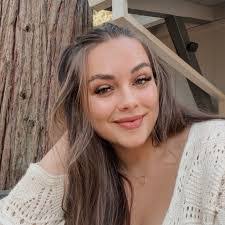 Amanda Echenique's Instagram, Twitter & Facebook