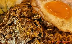 Indomie goreng gold hanya di dubai!!!, tulis lorsiani gultom. Viral Mie Goreng Sultan Dengan Topping Emas 24 Karat Love Indonesia