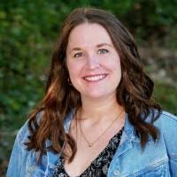 Laura Tweed's Instagram, Twitter & Facebook