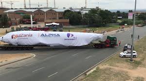 Boeing 737 Being Moved Into Fourways Mall Youtube