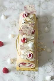 Buche Roulee Framboise Pistache Buche Roulee Buche De Noel Roulee Buche De Noel Pistache