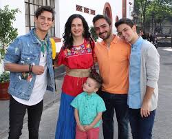 Pues Si Tiene Razon Temo Ahora Es Mi Novio Tiene Familia Elcorazonnuncaseequivoca Produccion Juan Osor Scoopnest