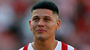 Hijo de padre (?) y madre(?) trabaja como jugador de fútbol en 2020 famoso por manchester united, sporting cp. Estudiantes La Plata Emotivo Adios De Marcos Rojo Deja Estudiantes Y Vuelve Al United Marca Claro Argentina