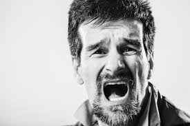 Güzel Bir Kadının Gri Tonlamalı Fotoğrafı · Ücretsiz Stok Fotoğraf