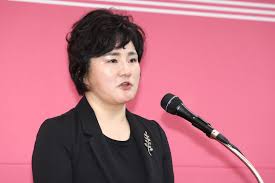 기자 시절, 김대중 전 대통령을 비롯한 민주당 계열을 주로 담당. å¥³ ì˜ì›ì„ ì¡°ì„ ì‹œëŒ€ í›„ê¶ ì— ë¹—ëŒ„ ì¡°ìˆ˜ì§„ ë¯¼ì£¼ë‹¹ ì‚¬í‡´ ë§¹ê³µ ì‹œì‚¬ì €ë„