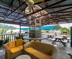 It is 300 acres in size and most of it is pristine forest. Die 10 Besten Hotels In Pulau Pangkor 2021 Ab 11 Gunstige Preise Tripadvisor